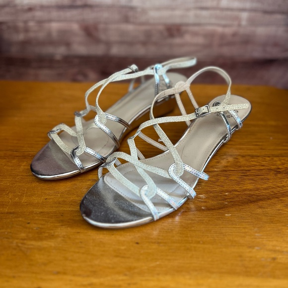 I. Miller Silver Strappy Sandals β Size 9M (Never Worn) - Picture 1 of 4